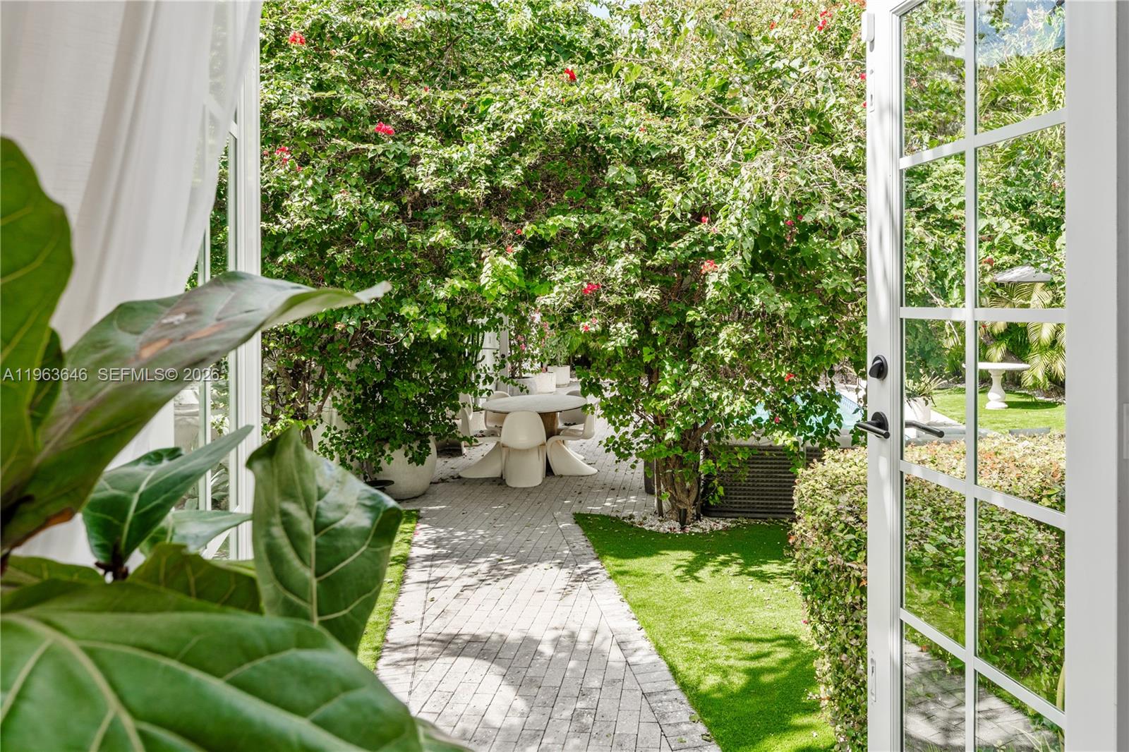 CORAL GABLES RIVIERA SEC - Residential