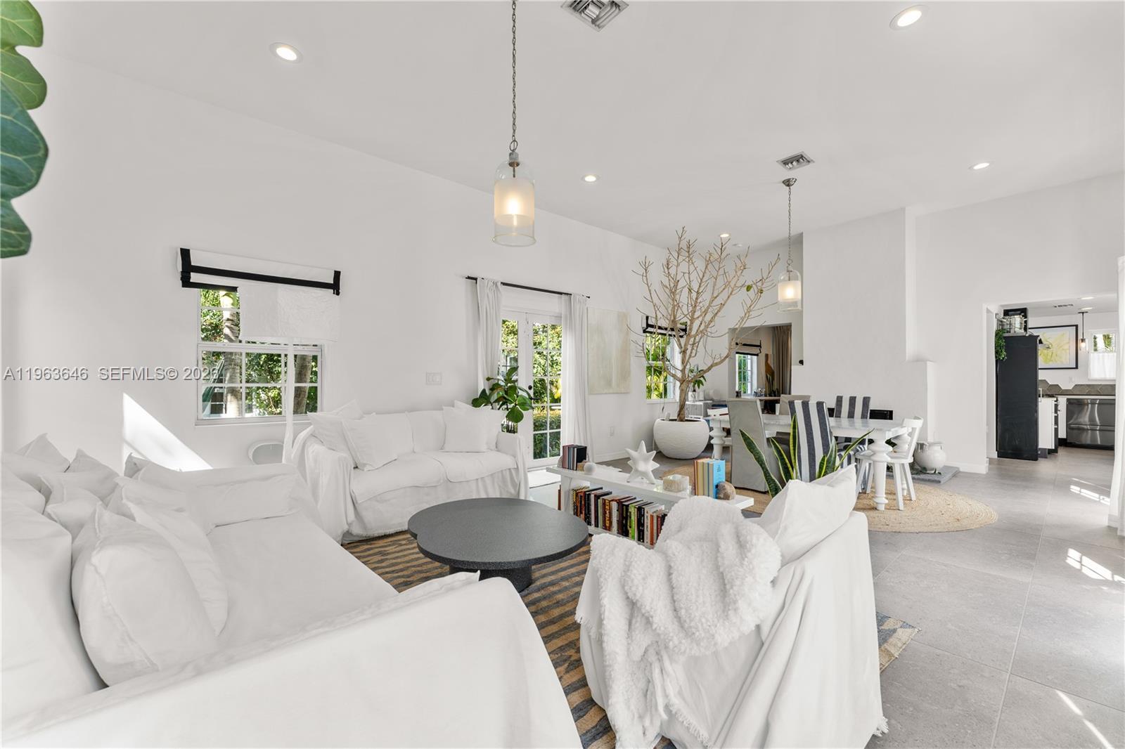 CORAL GABLES RIVIERA SEC - Residential
