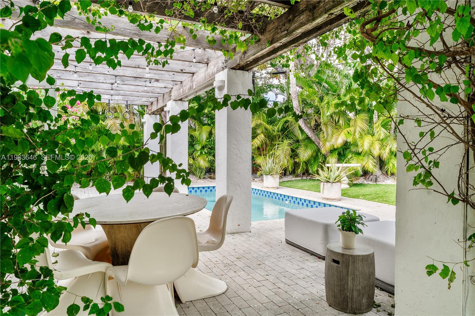 CORAL GABLES RIVIERA SEC - Residential