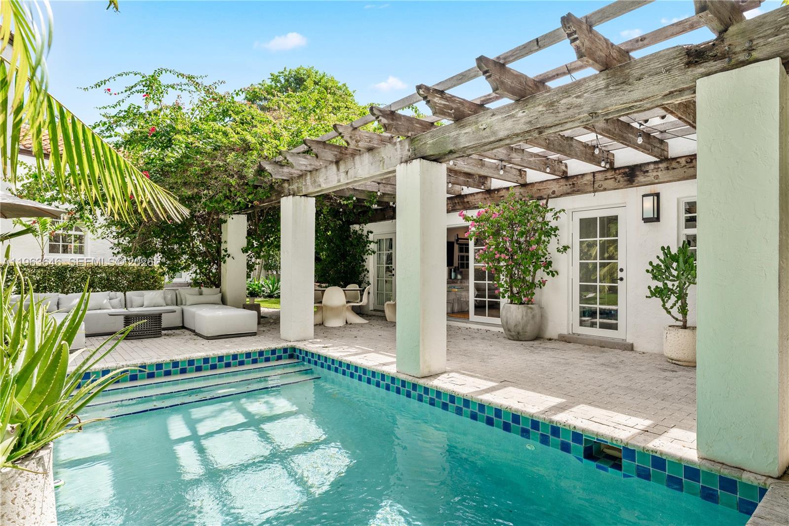 CORAL GABLES RIVIERA SEC - Residential