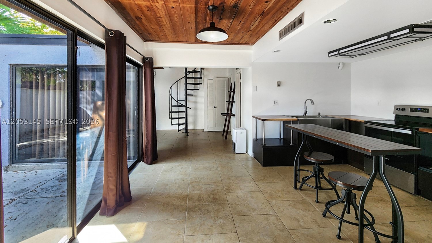 MIAMI LAKES WINDMILL GATE - Residential