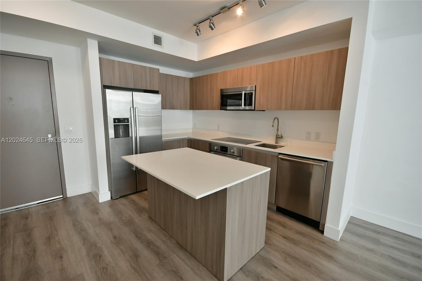 CASSA BRICKELL CONDO - Residential Lease
