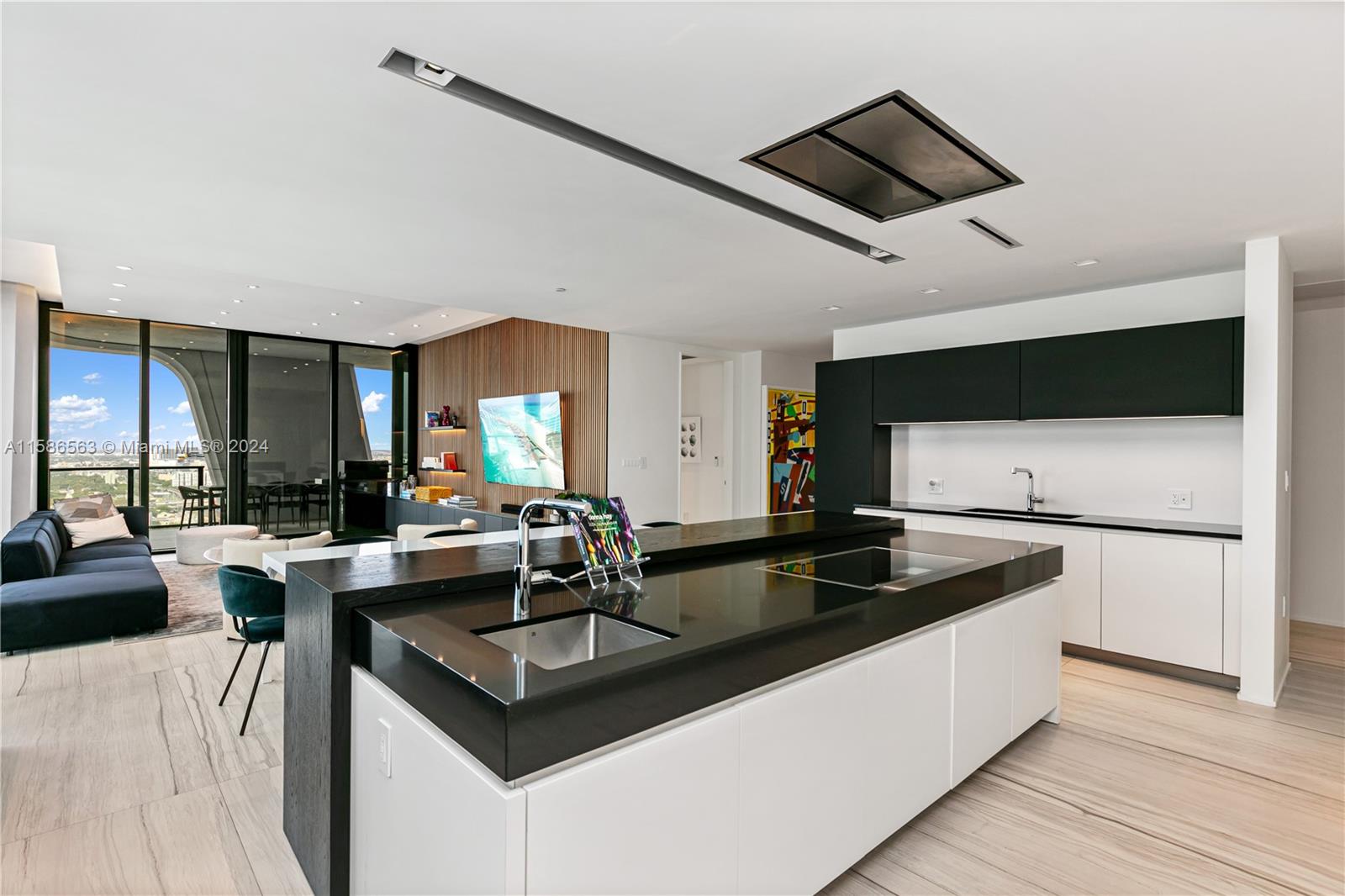 ONE THOUSAND MUSEUM CONDO - Residential