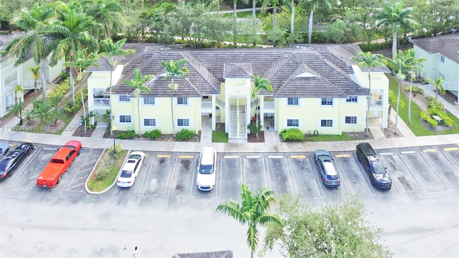 CARIBBEAN ISLES VILLAS CO - Residential