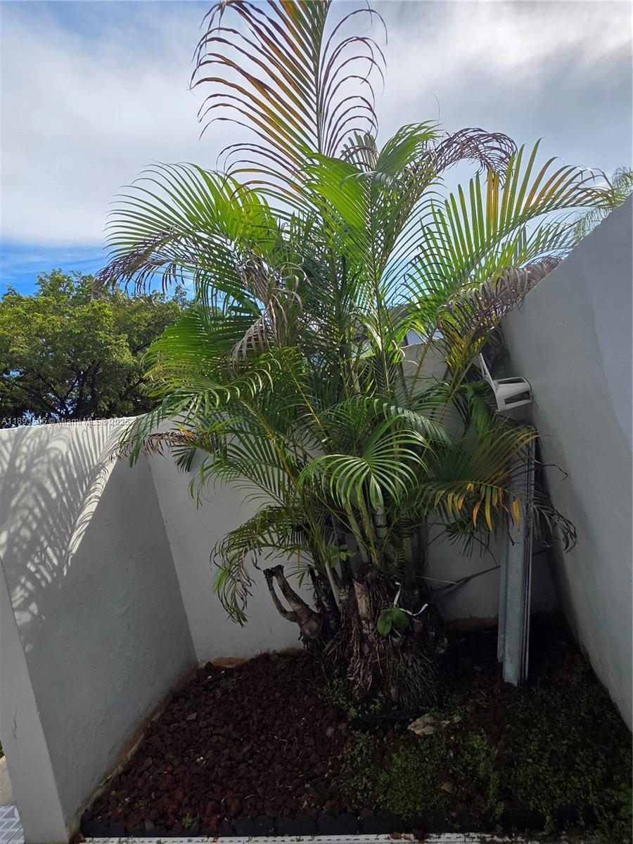 GARDENS AT KENDALE LAKES - Residential