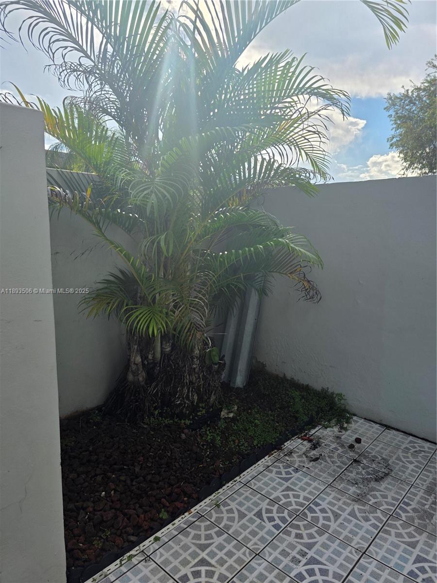 GARDENS AT KENDALE LAKES - Residential