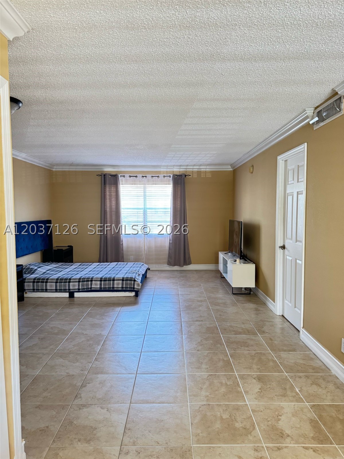MOFFETT PLACE CONDO - Residential Lease