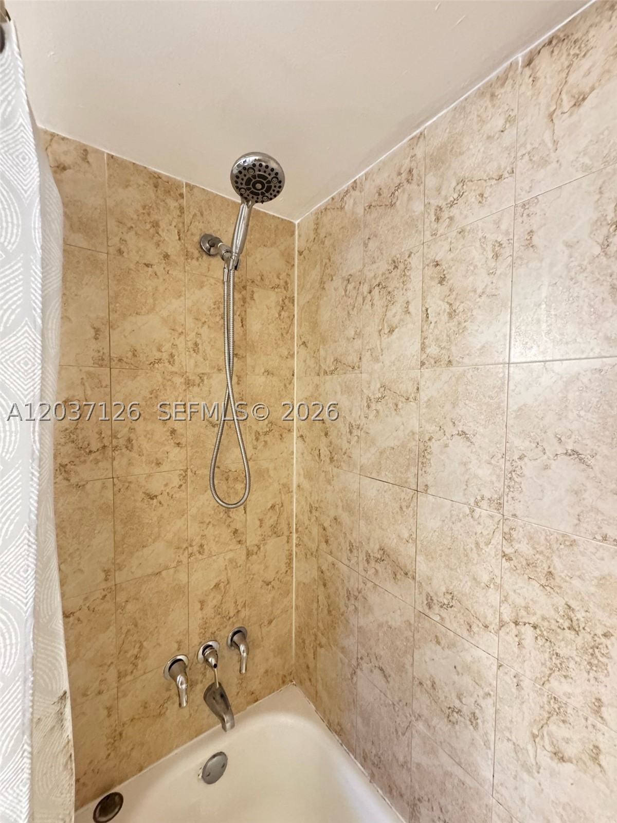 MOFFETT PLACE CONDO - Residential Lease