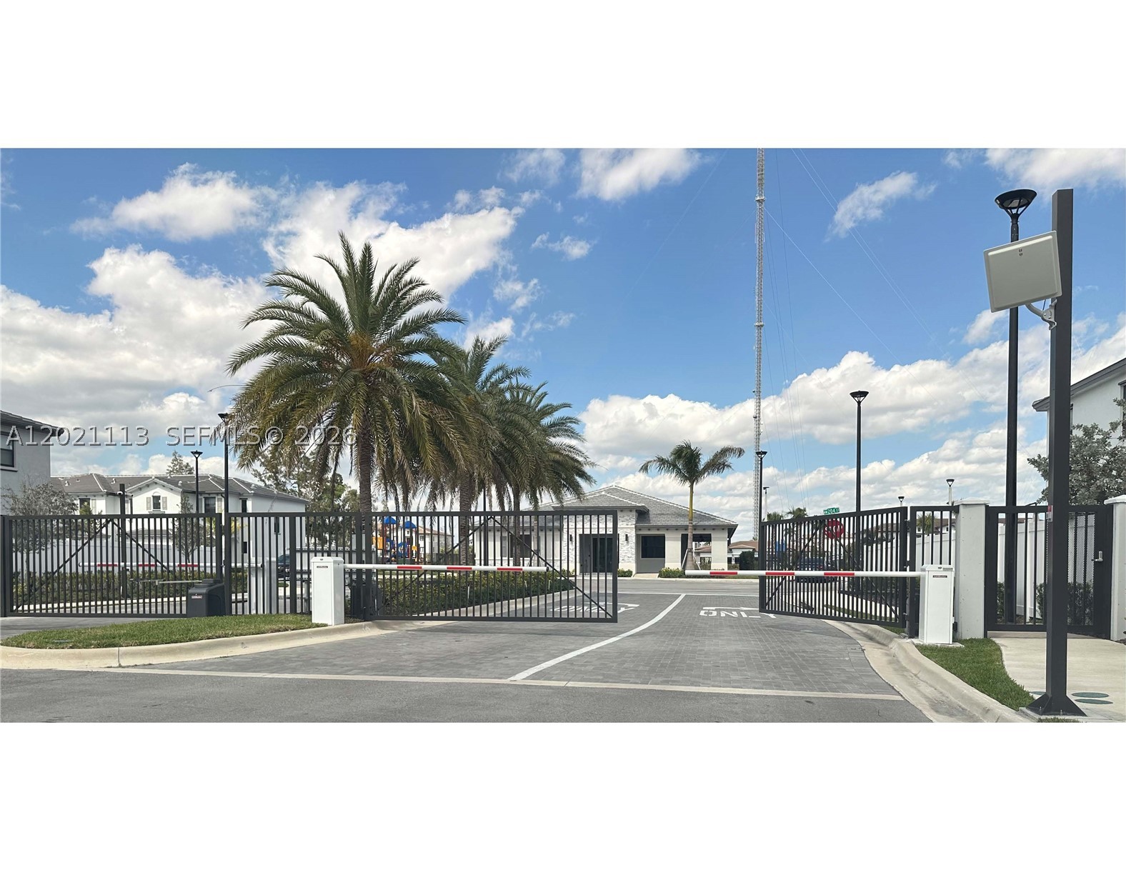 VISTA LAGO - Residential