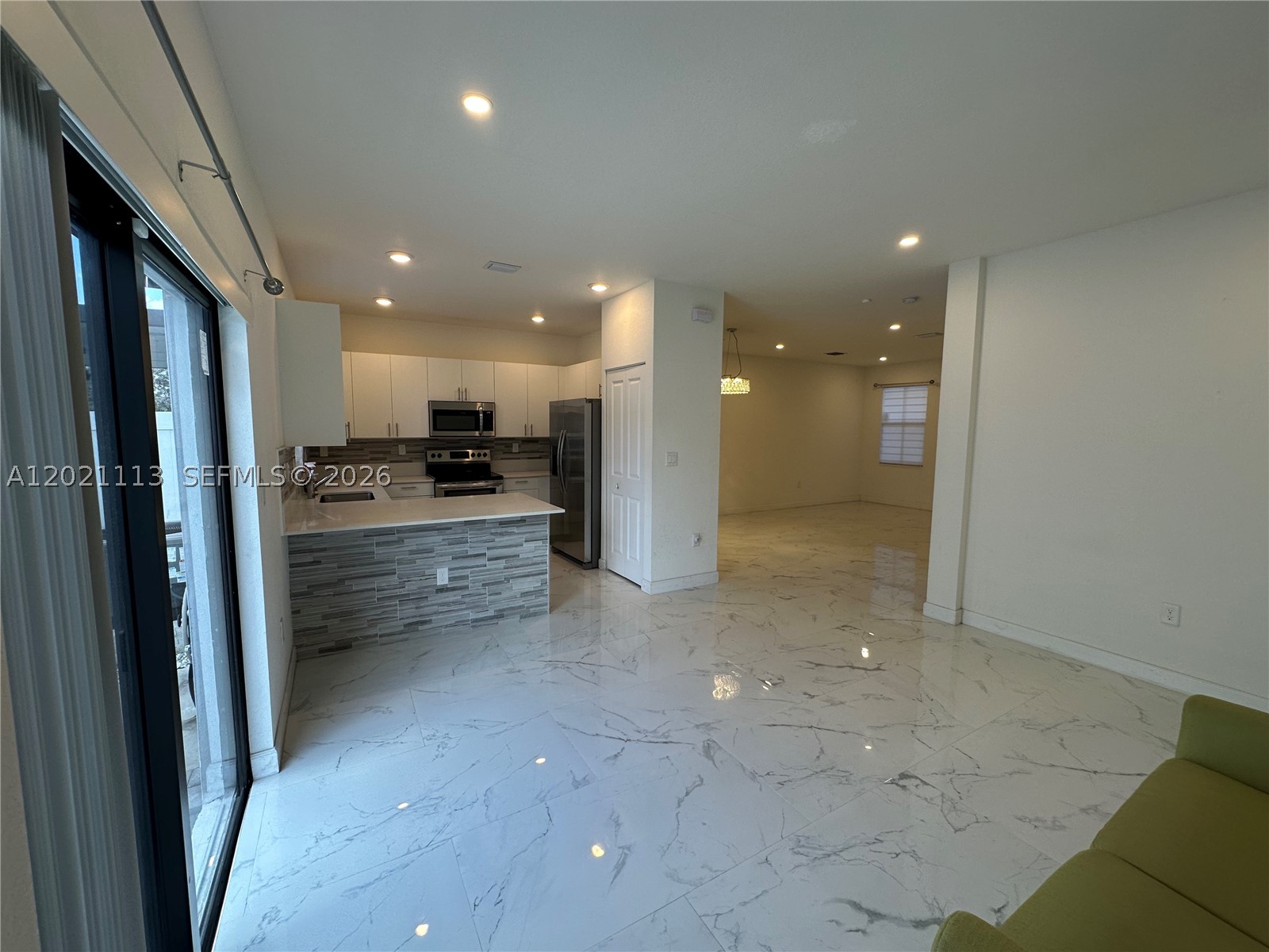 VISTA LAGO - Residential