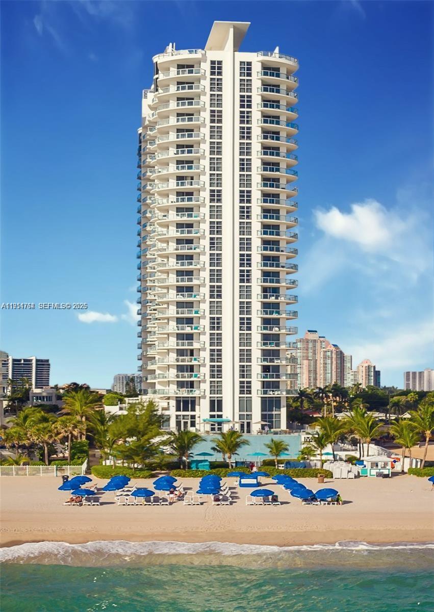 M RESORT RESIDENCES CONDO - Residential
