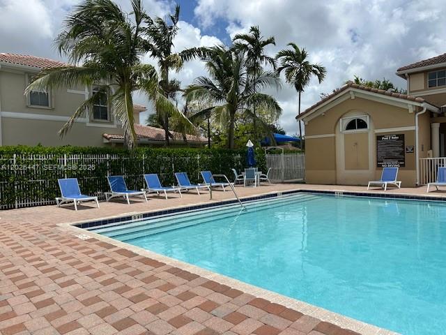 KENDALL BREEZE SOUTH - Residential