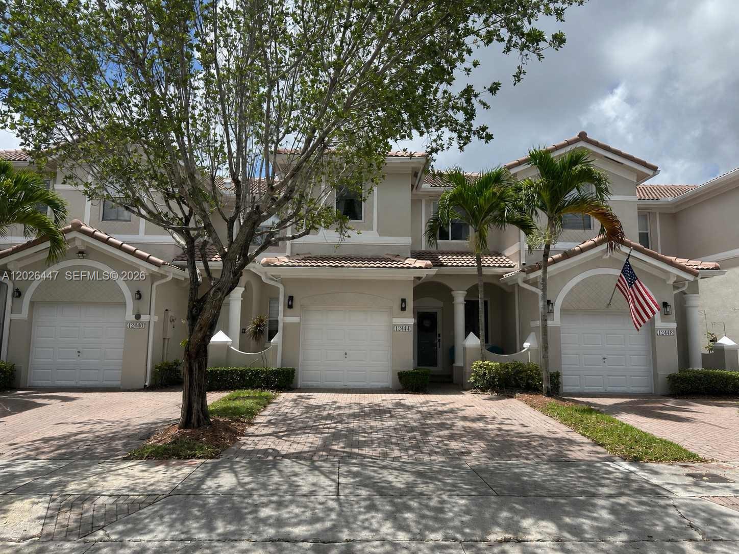 KENDALL BREEZE SOUTH - Residential