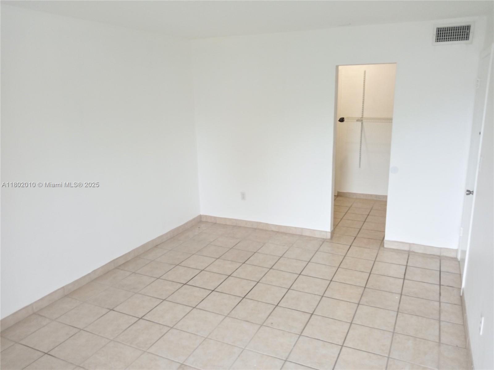 WOODSIDE IN KENDALL CONDO - Residential