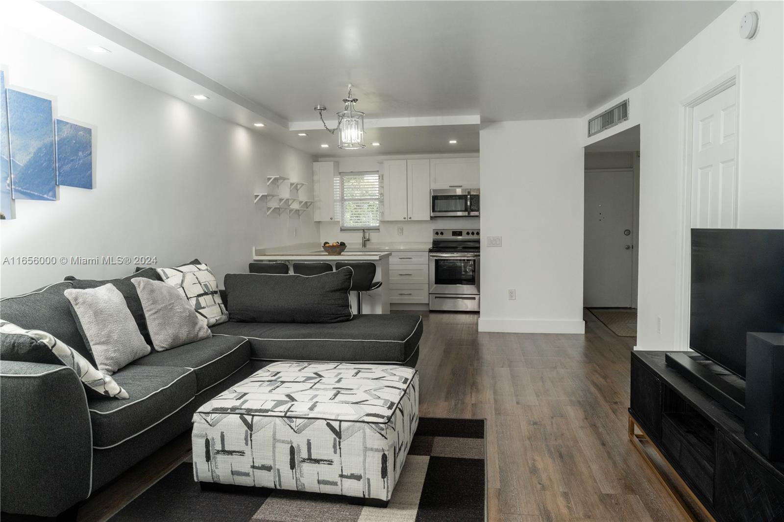 JADE WINDS GRP EASTER LIL - Residential