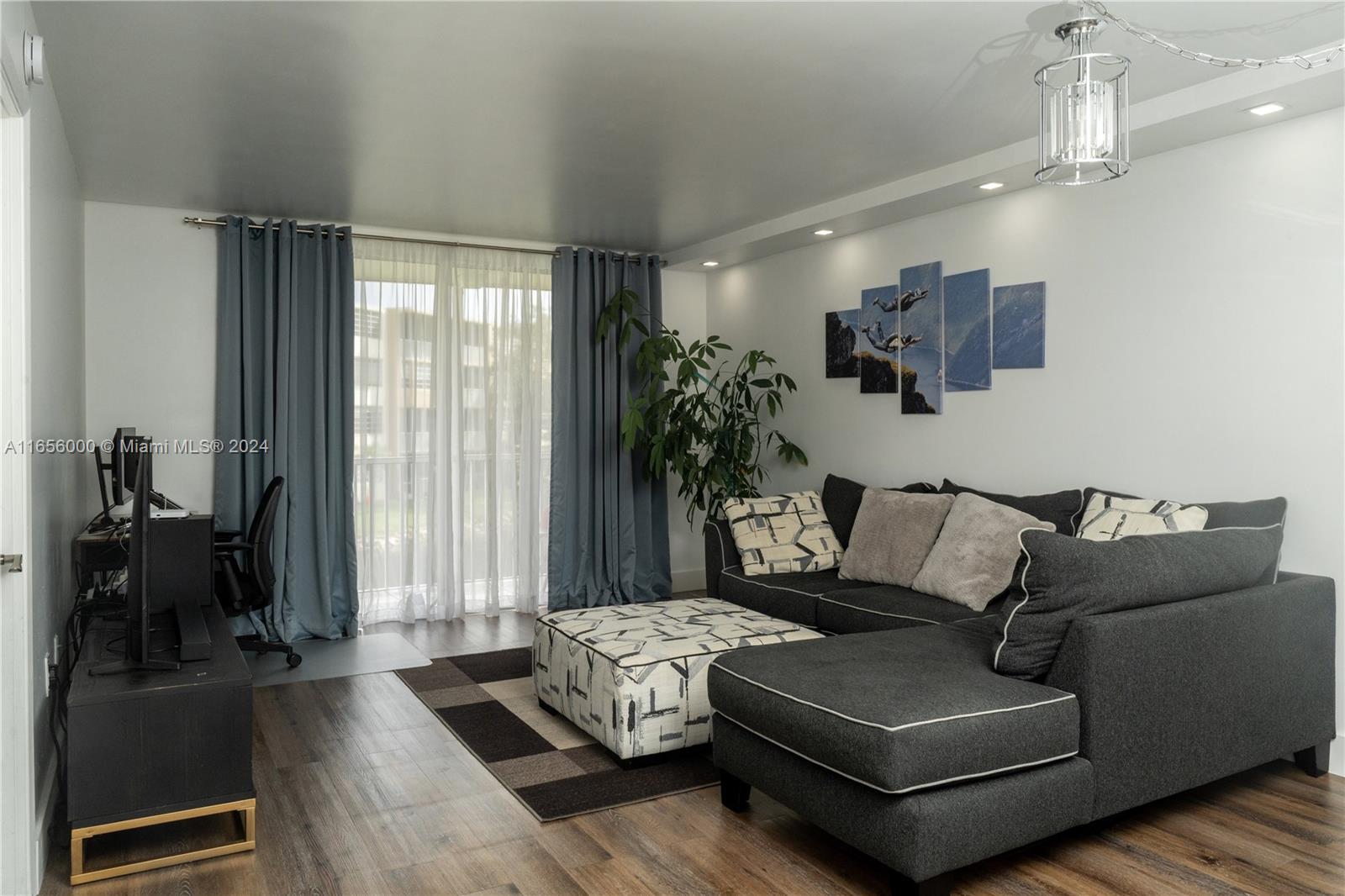 JADE WINDS GRP EASTER LIL - Residential
