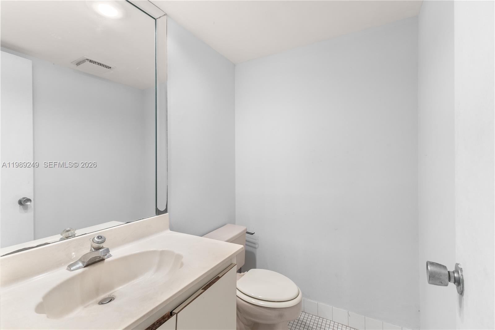 NO 124 PALM-AIRE COUNTRY - Residential
