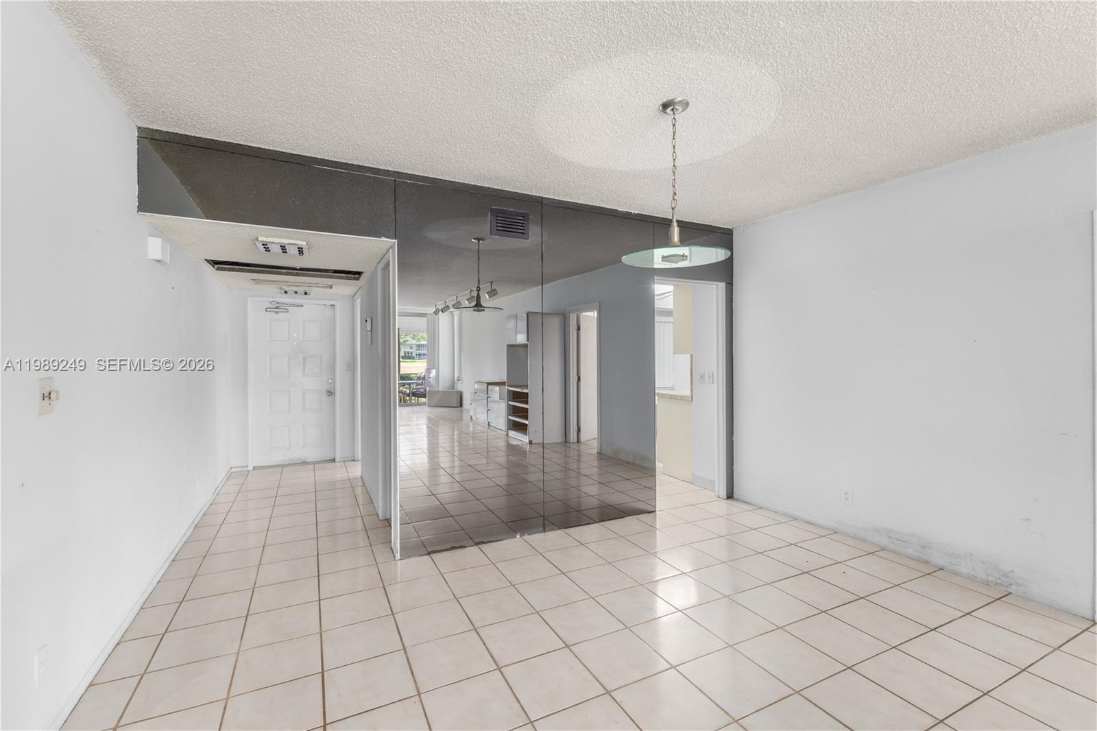 NO 124 PALM-AIRE COUNTRY - Residential
