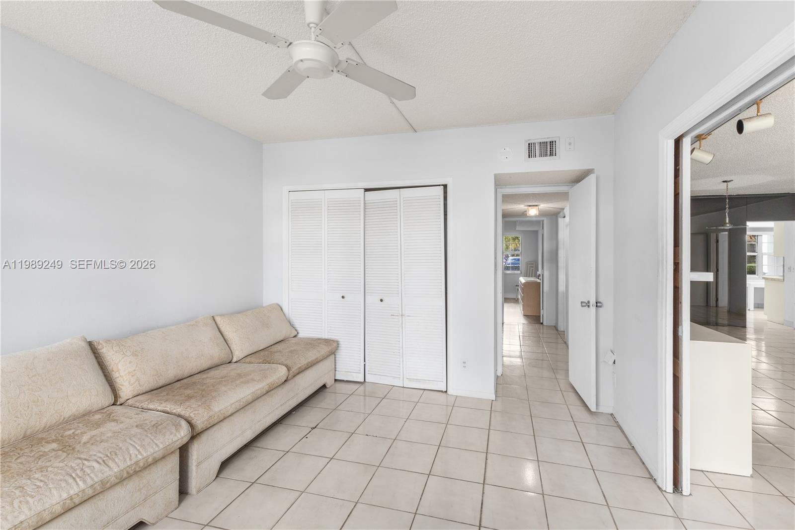 NO 124 PALM-AIRE COUNTRY - Residential
