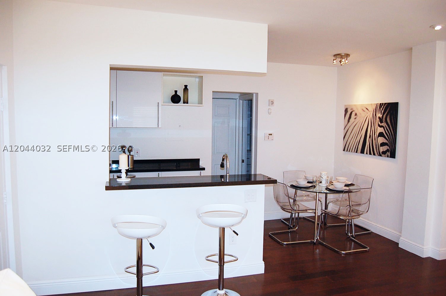 VENETIAN MANOR CONDO - Residential Lease