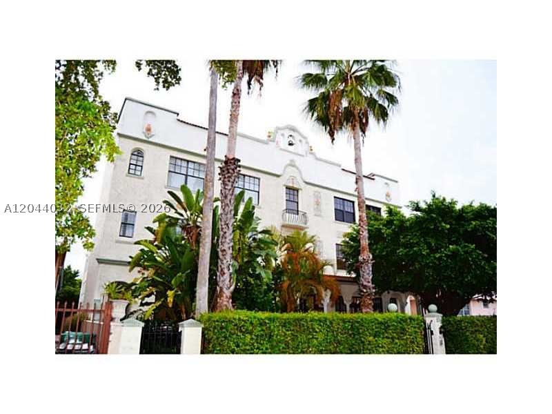 VENETIAN MANOR CONDO - Residential Lease