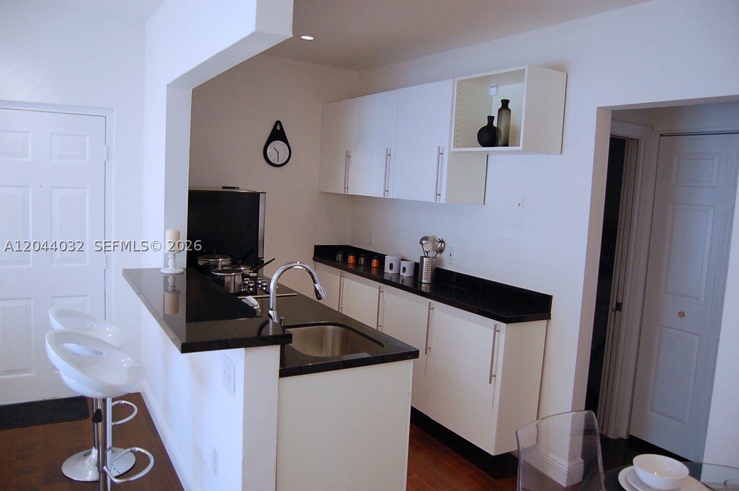 VENETIAN MANOR CONDO - Residential Lease