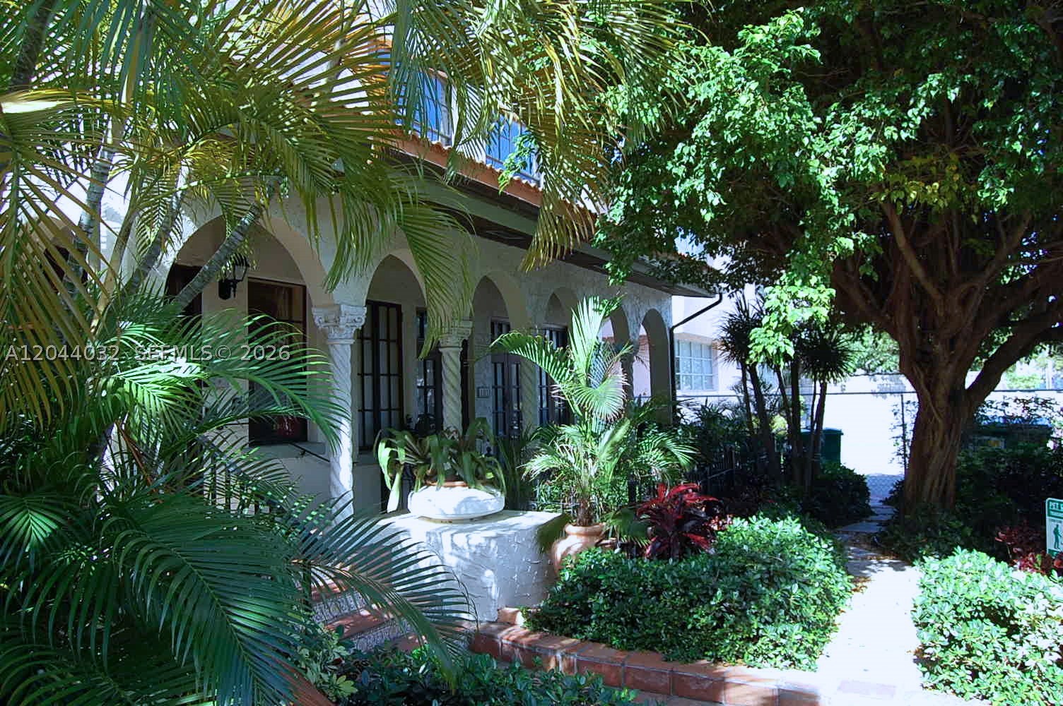 VENETIAN MANOR CONDO - Residential Lease