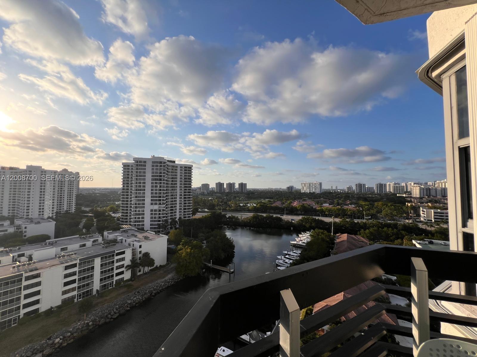 MYSTIC POINTE TOWER 500 C - Residential
