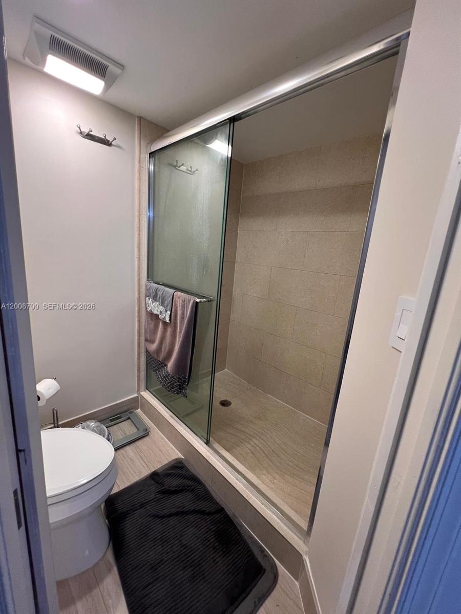 MYSTIC POINTE TOWER 500 C - Residential