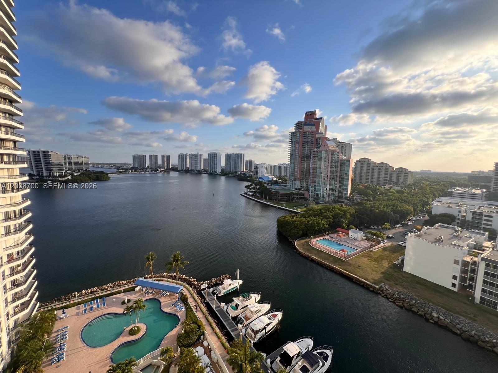 MYSTIC POINTE TOWER 500 C - Residential