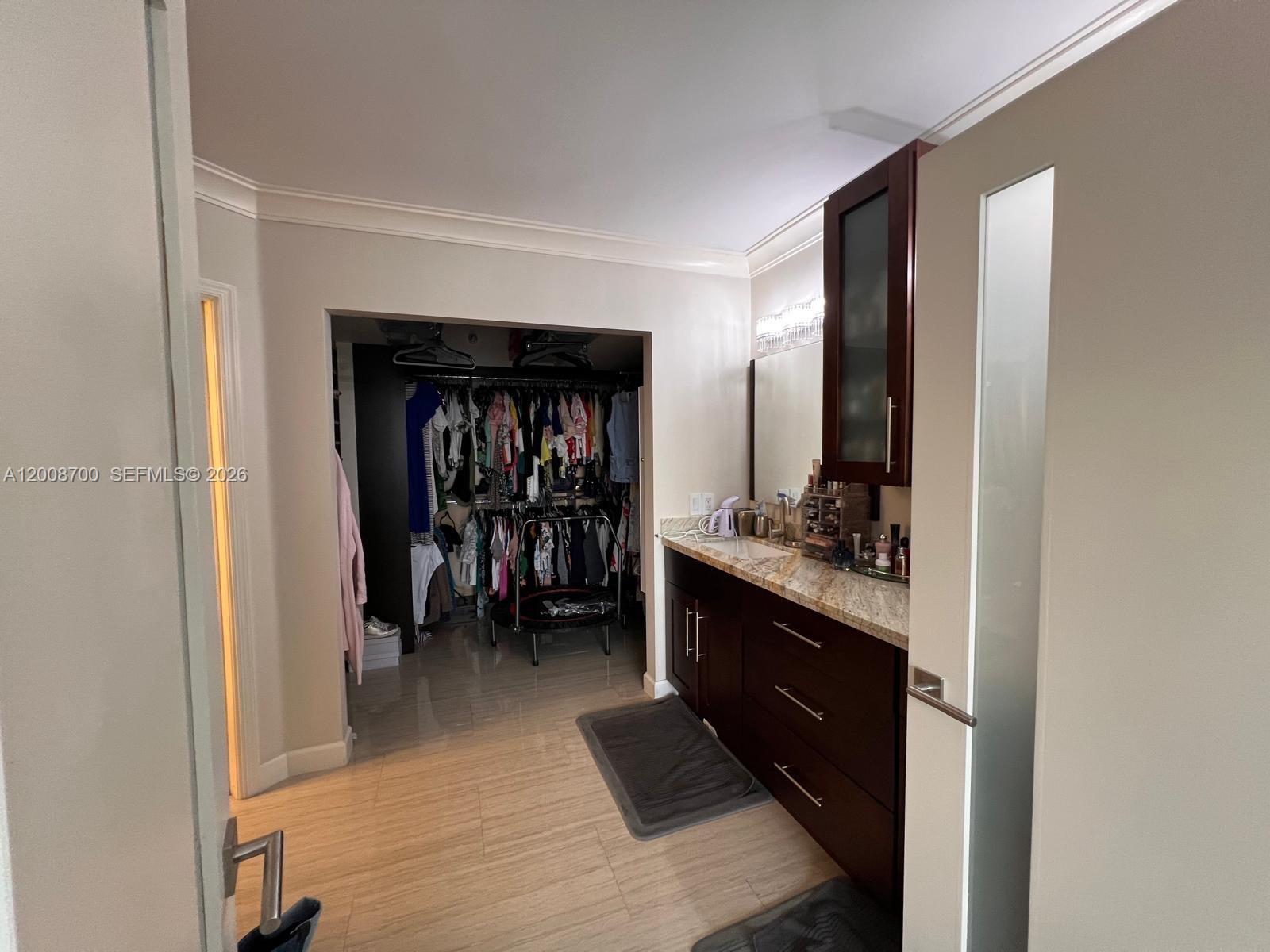MYSTIC POINTE TOWER 500 C - Residential