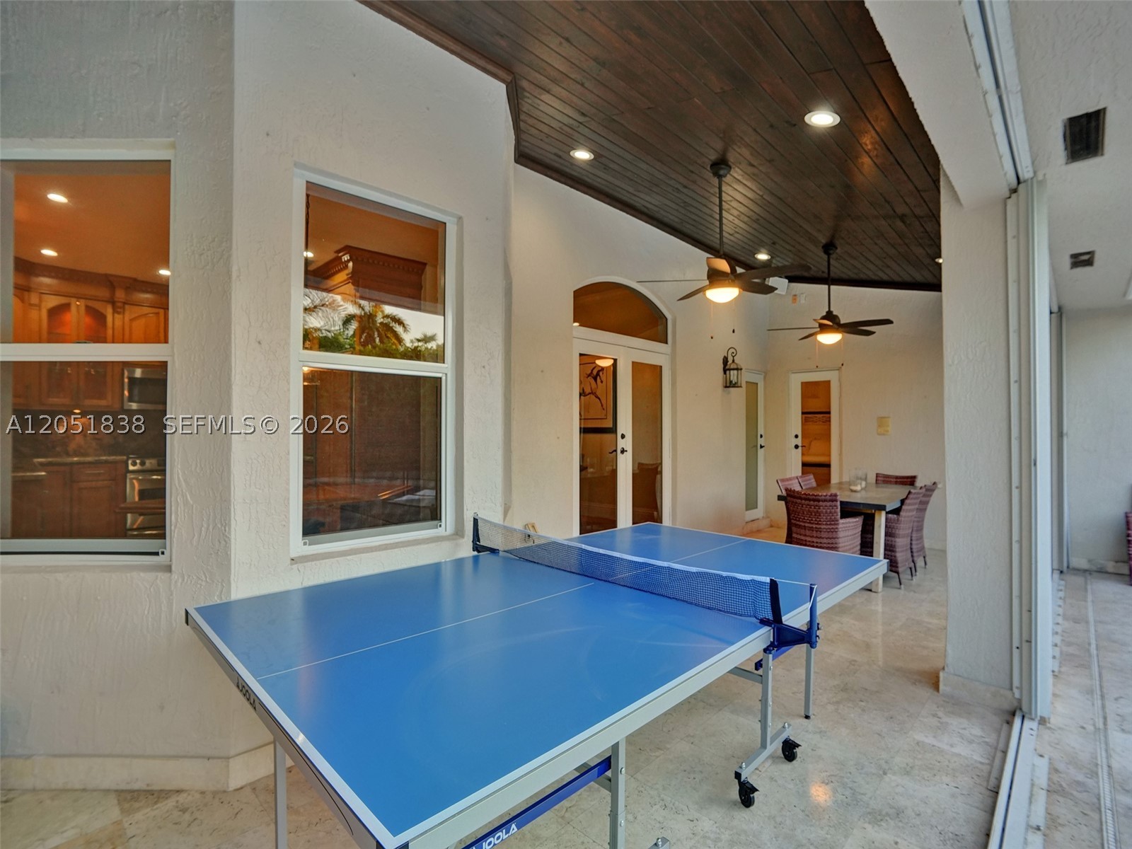 THE MANSIONS AT SUNSET 3R - Residential Lease