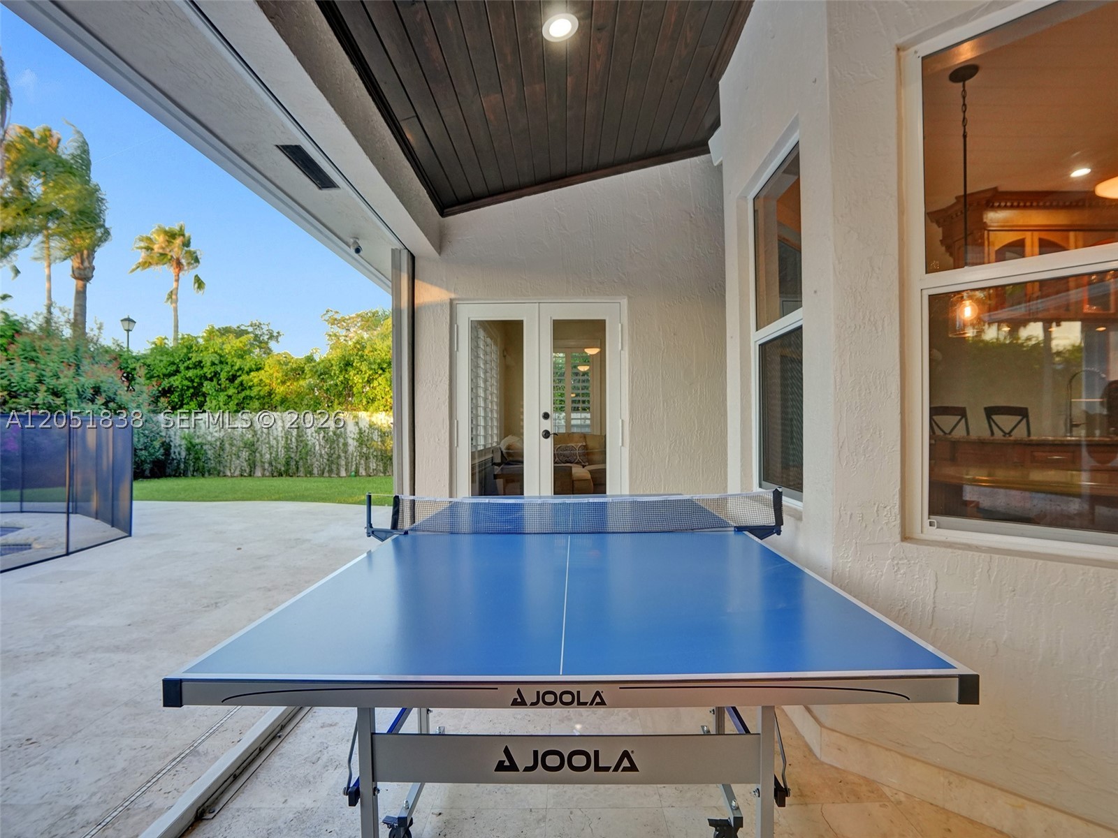 THE MANSIONS AT SUNSET 3R - Residential Lease
