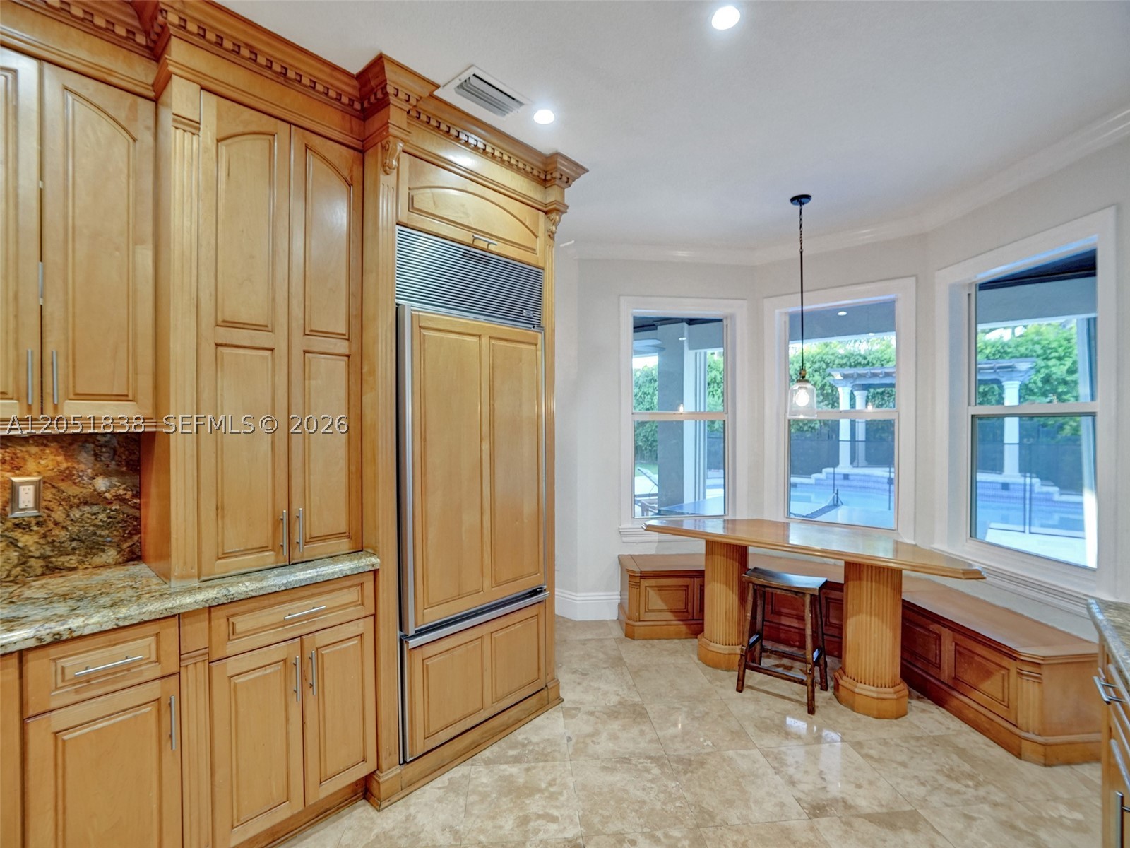 THE MANSIONS AT SUNSET 3R - Residential Lease