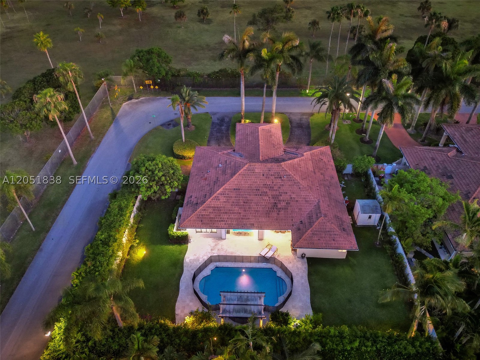 THE MANSIONS AT SUNSET 3R - Residential Lease