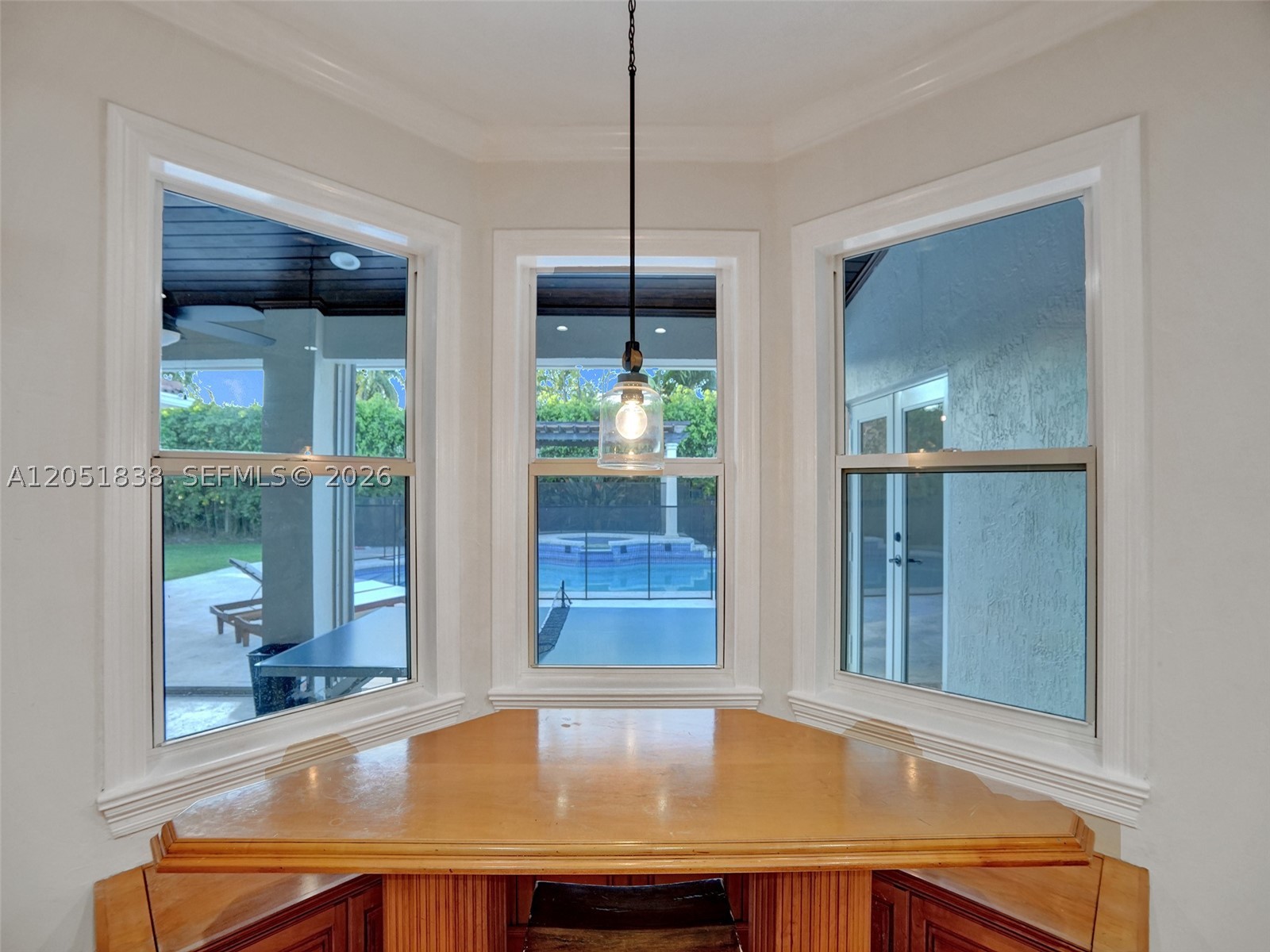 THE MANSIONS AT SUNSET 3R - Residential Lease
