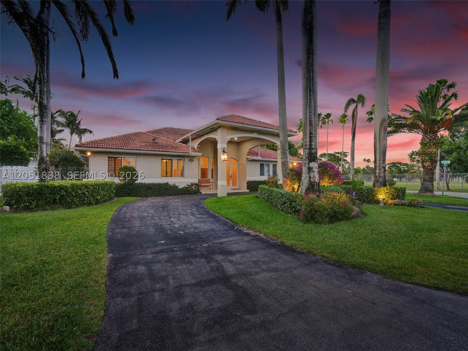 THE MANSIONS AT SUNSET 3R - Residential Lease