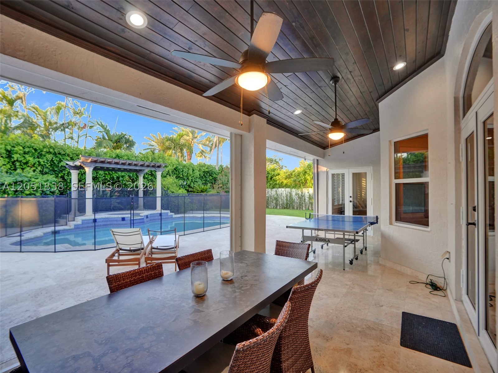THE MANSIONS AT SUNSET 3R - Residential Lease