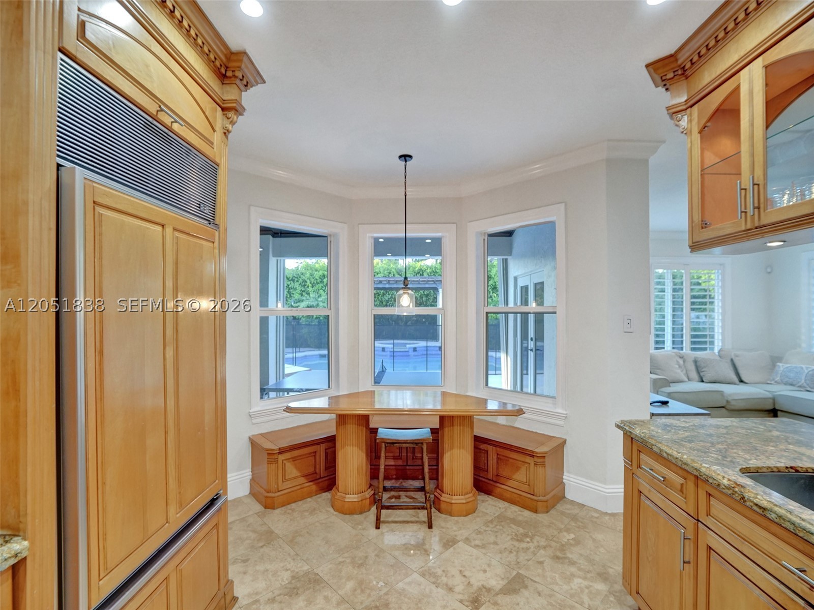 THE MANSIONS AT SUNSET 3R - Residential Lease