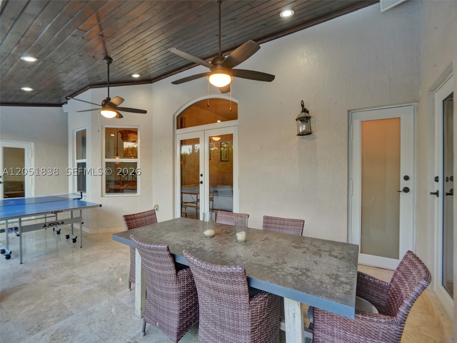 THE MANSIONS AT SUNSET 3R - Residential Lease