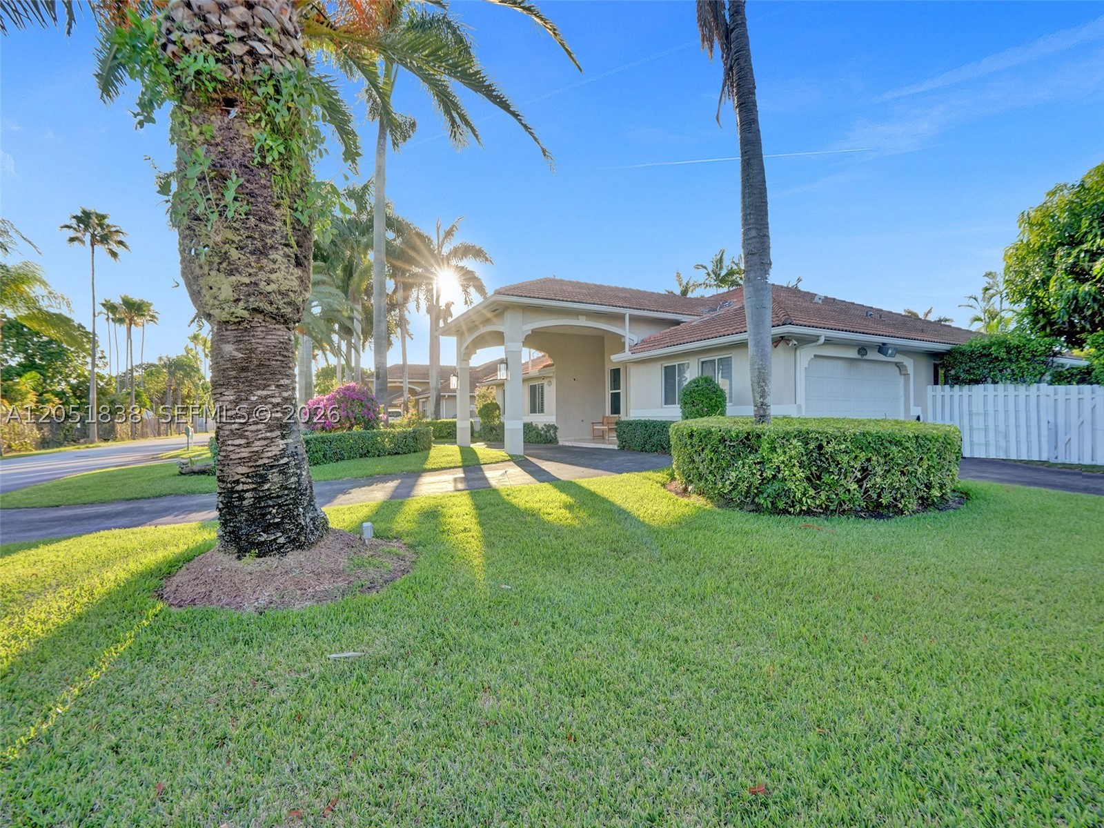 THE MANSIONS AT SUNSET 3R - Residential Lease