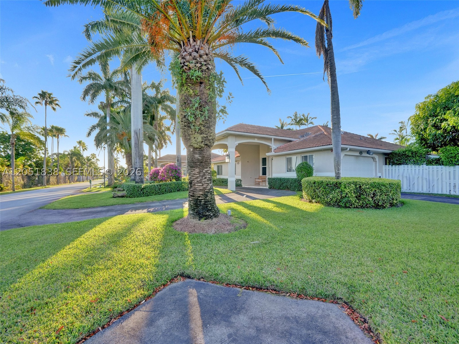 THE MANSIONS AT SUNSET 3R - Residential Lease