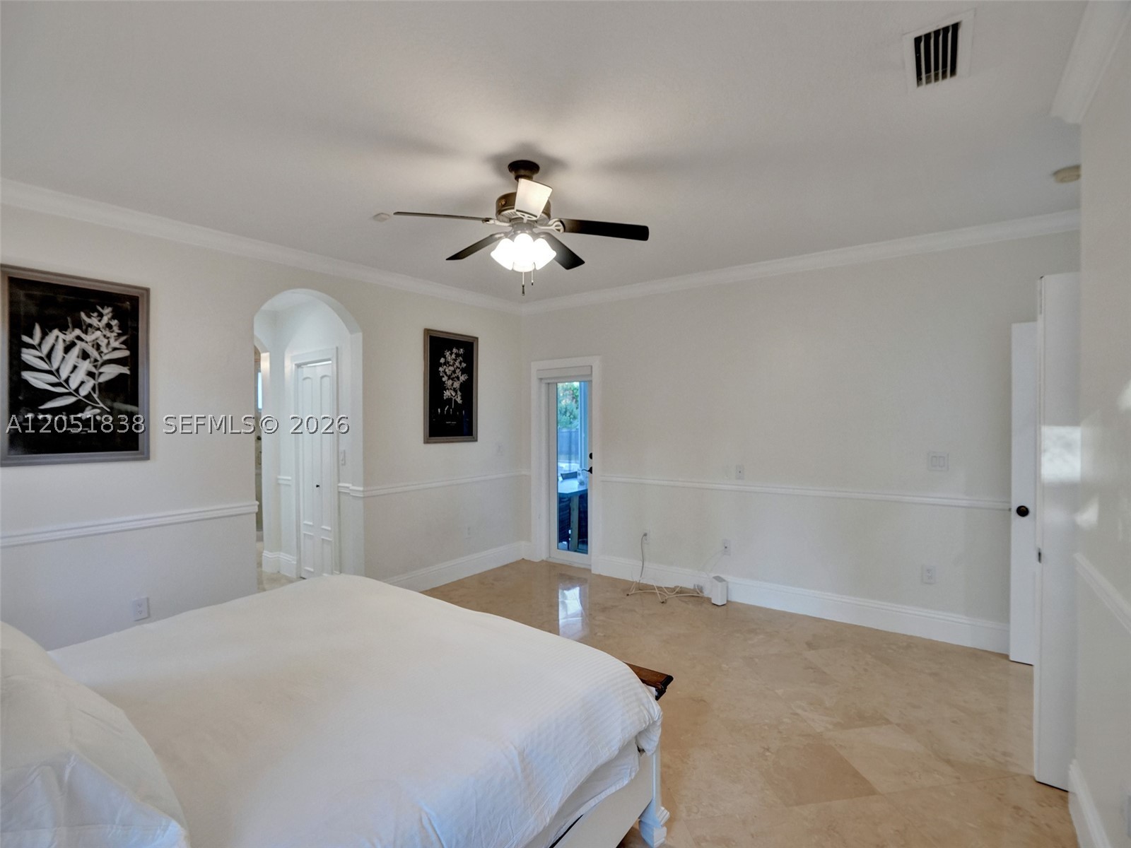 THE MANSIONS AT SUNSET 3R - Residential Lease