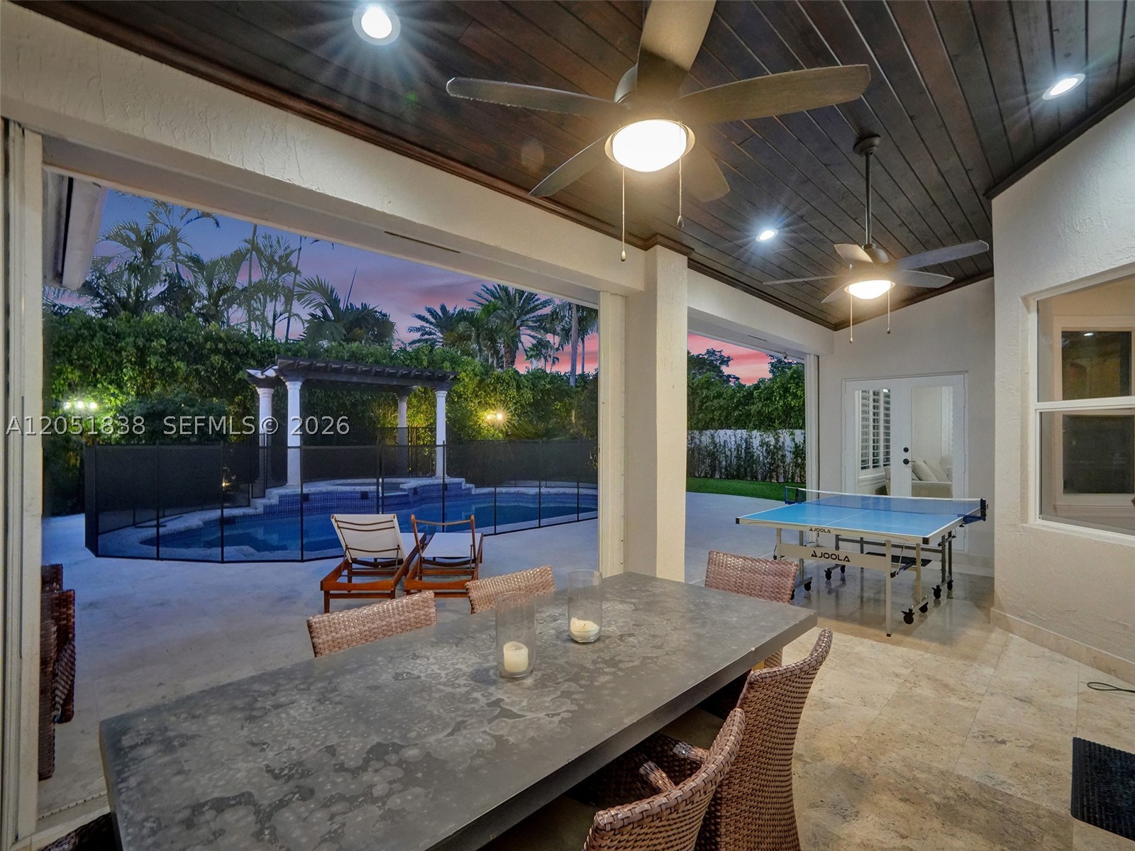 THE MANSIONS AT SUNSET 3R - Residential Lease
