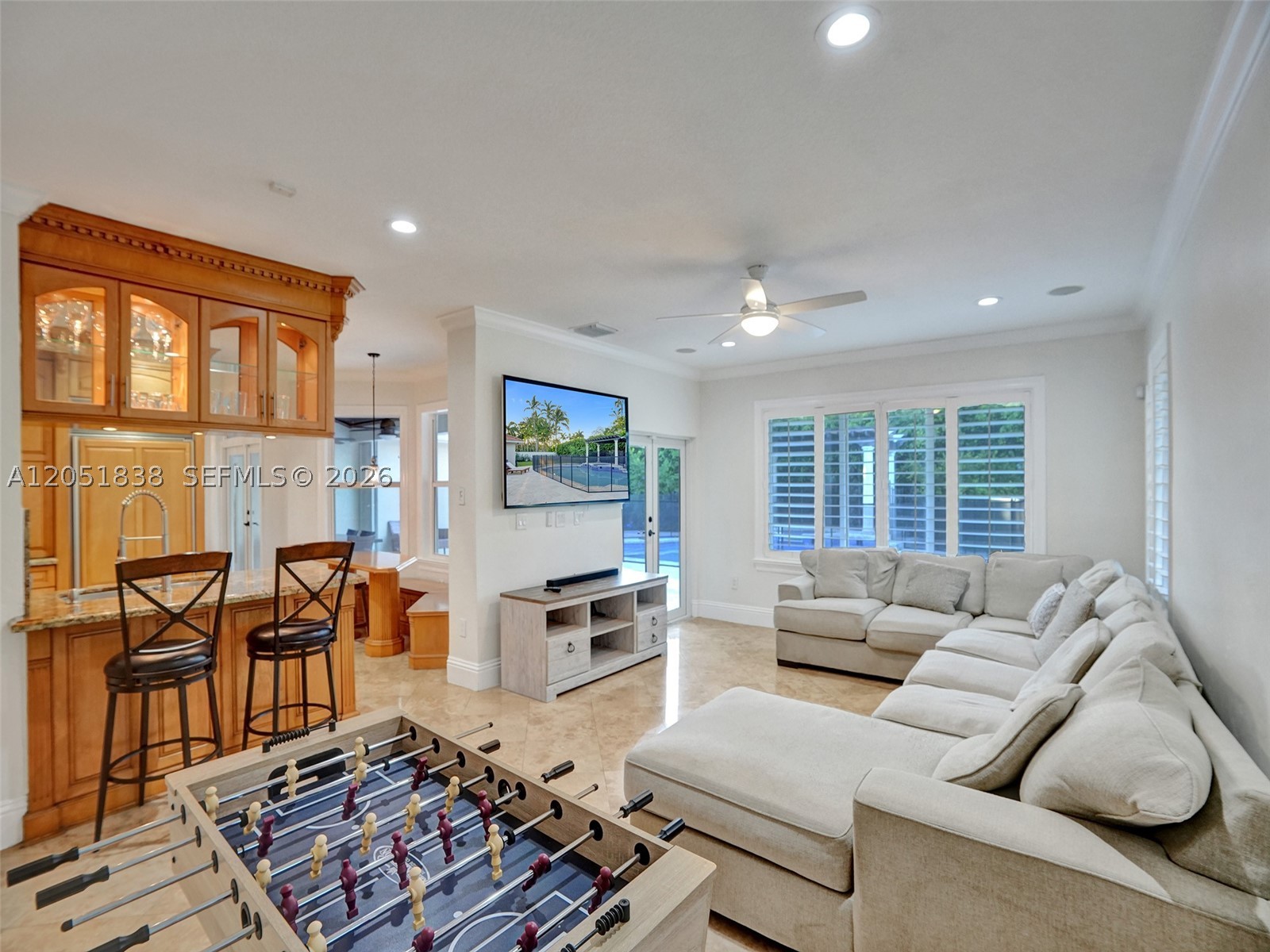 THE MANSIONS AT SUNSET 3R - Residential Lease