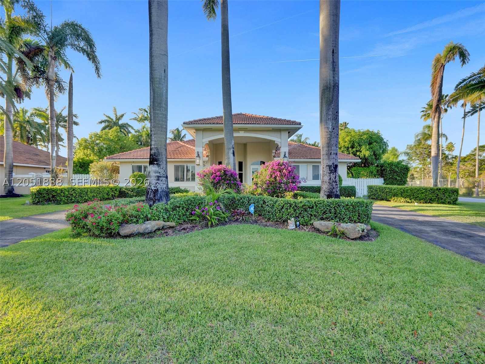 THE MANSIONS AT SUNSET 3R - Residential Lease