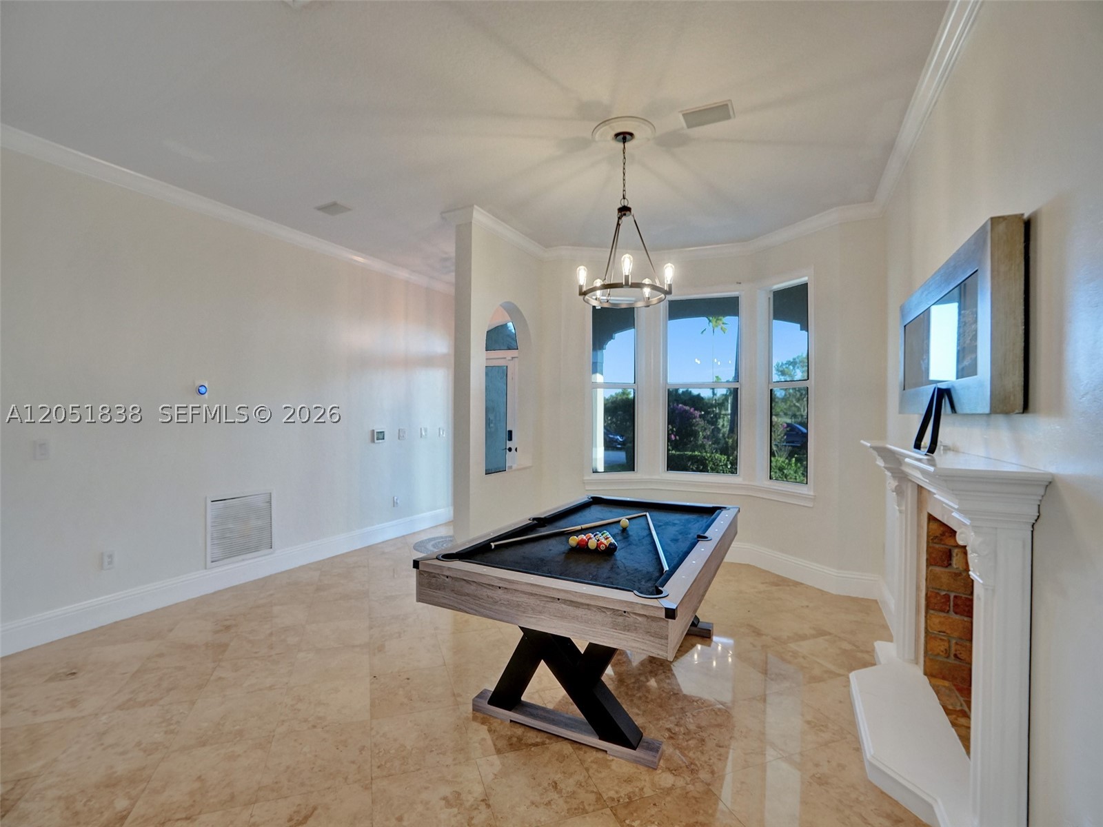 THE MANSIONS AT SUNSET 3R - Residential Lease