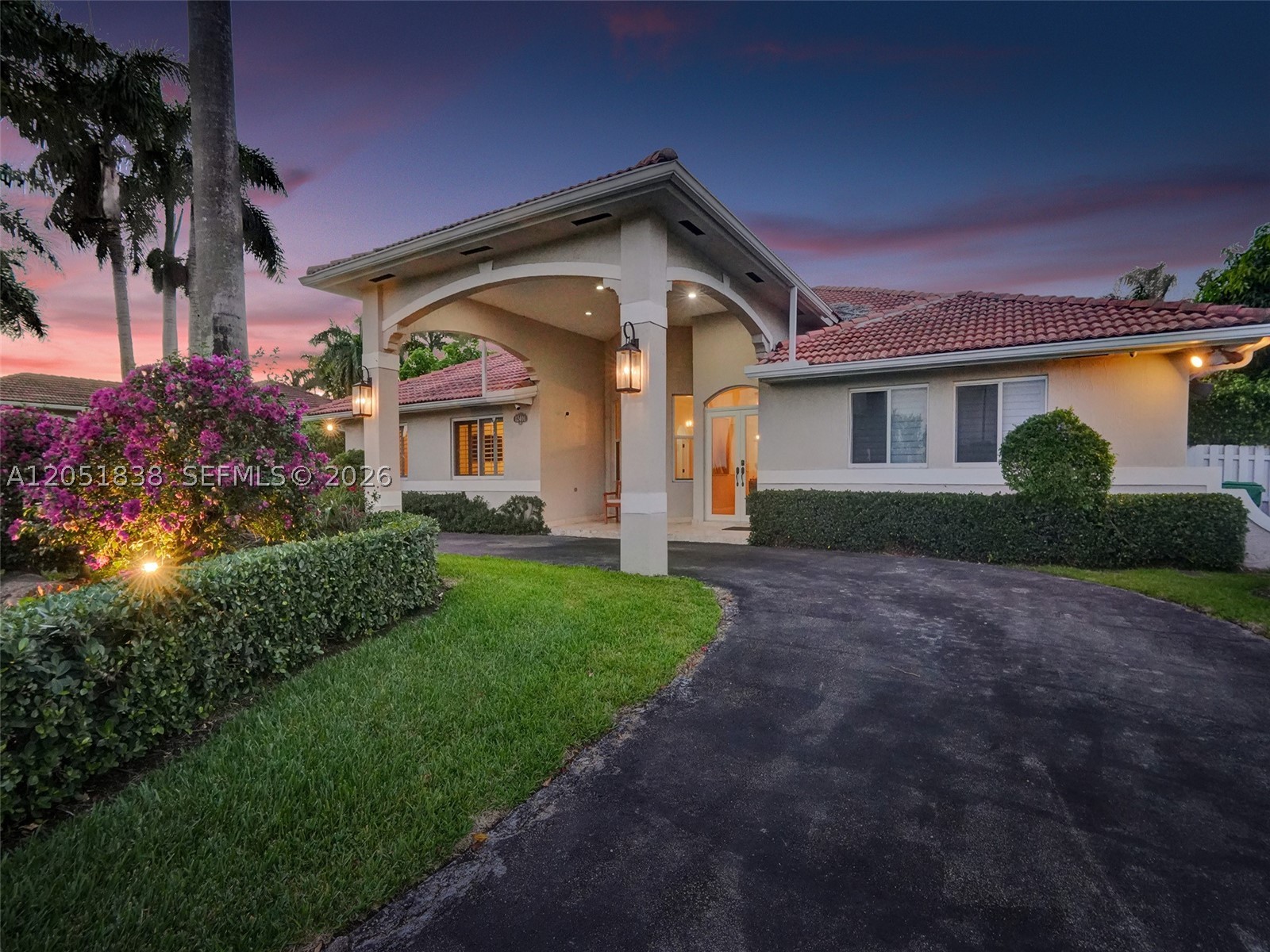 THE MANSIONS AT SUNSET 3R - Residential Lease