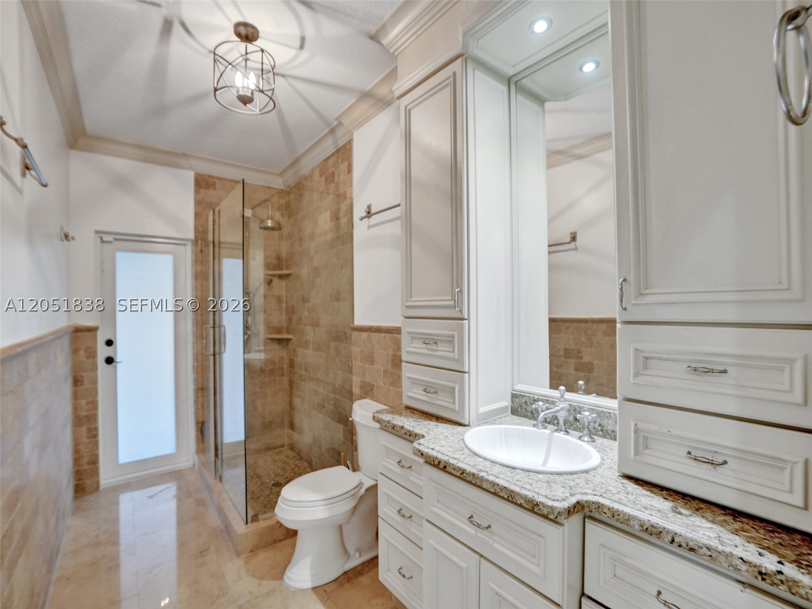THE MANSIONS AT SUNSET 3R - Residential Lease