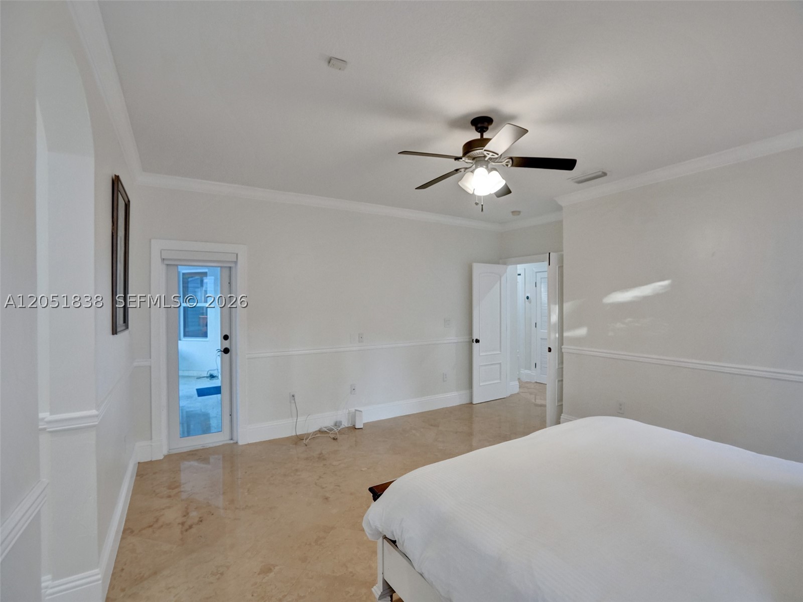 THE MANSIONS AT SUNSET 3R - Residential Lease